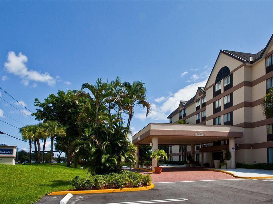 Holiday Inn Express Fort Lauderdale North - Executive Airport By Ihg Esterno foto