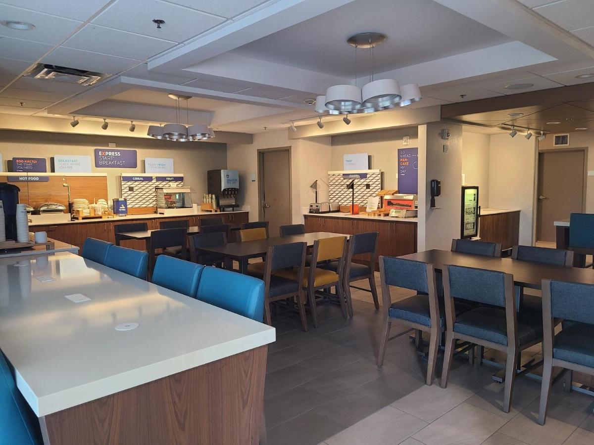 Holiday Inn Express Fort Lauderdale North - Executive Airport By Ihg Esterno foto