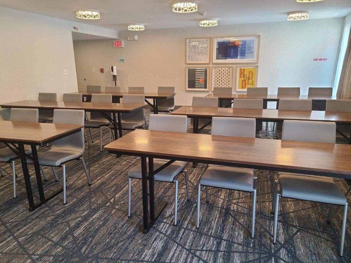Holiday Inn Express Fort Lauderdale North - Executive Airport By Ihg Esterno foto