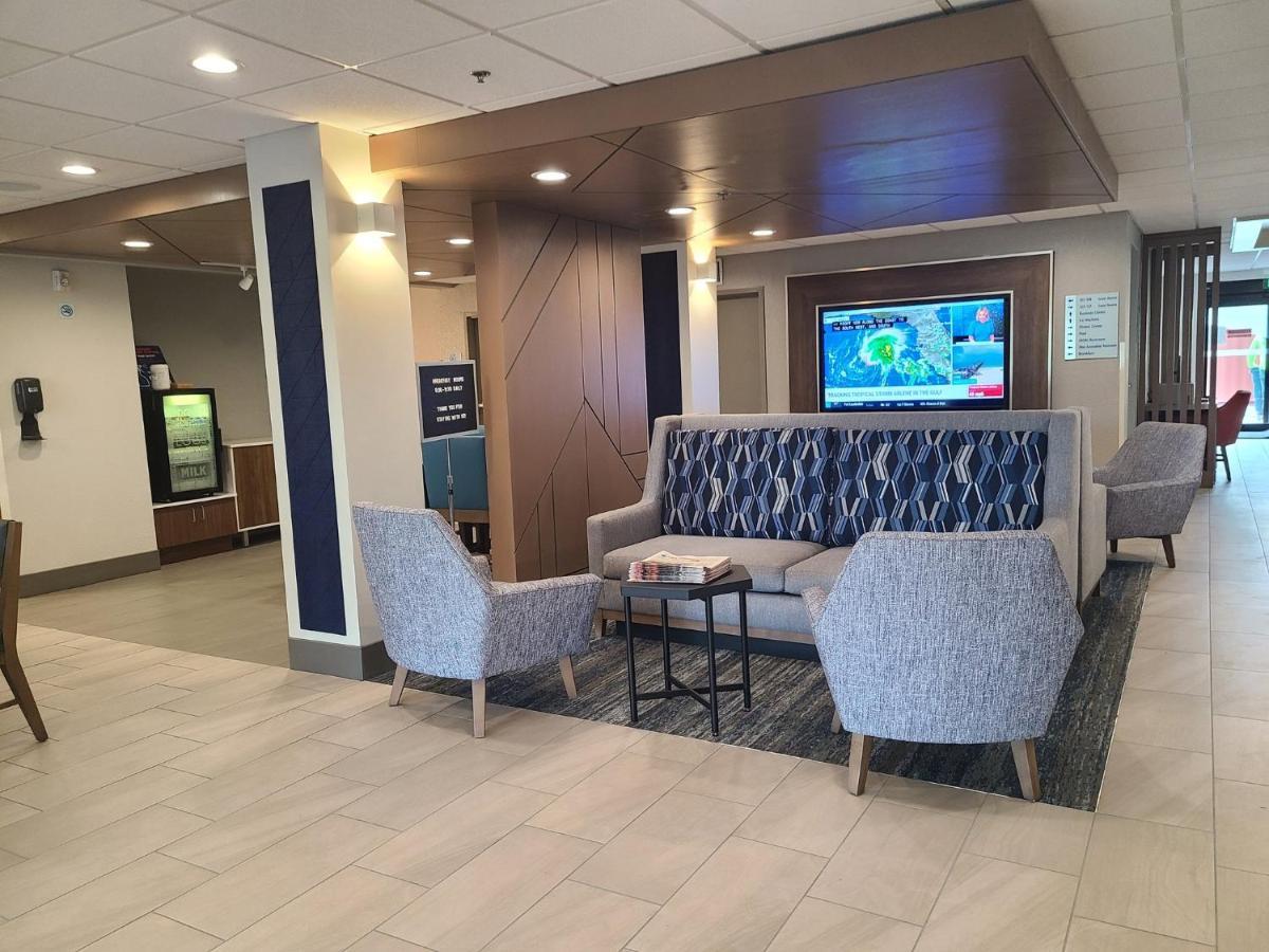 Holiday Inn Express Fort Lauderdale North - Executive Airport By Ihg Esterno foto