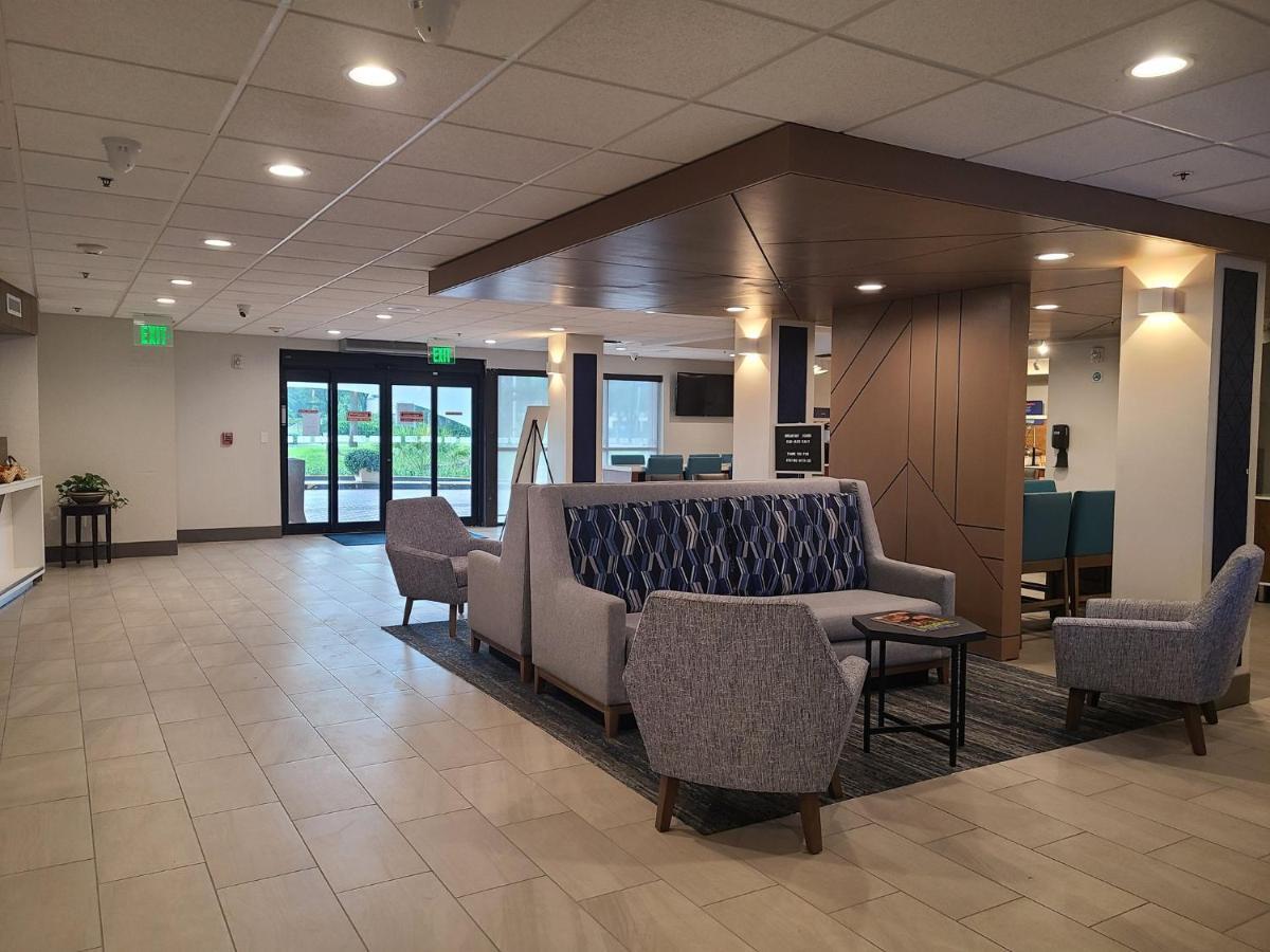 Holiday Inn Express Fort Lauderdale North - Executive Airport By Ihg Esterno foto