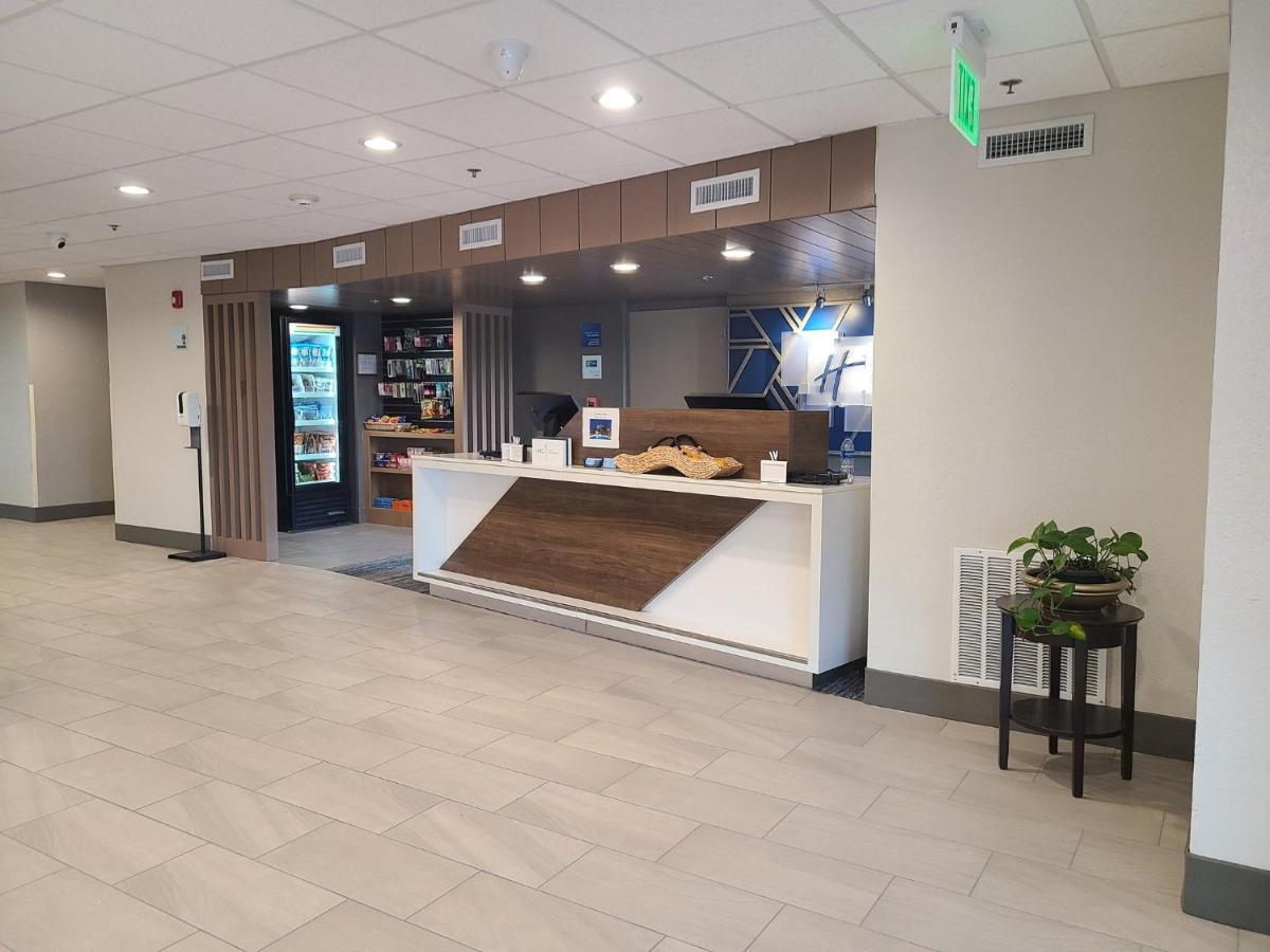 Holiday Inn Express Fort Lauderdale North - Executive Airport By Ihg Esterno foto