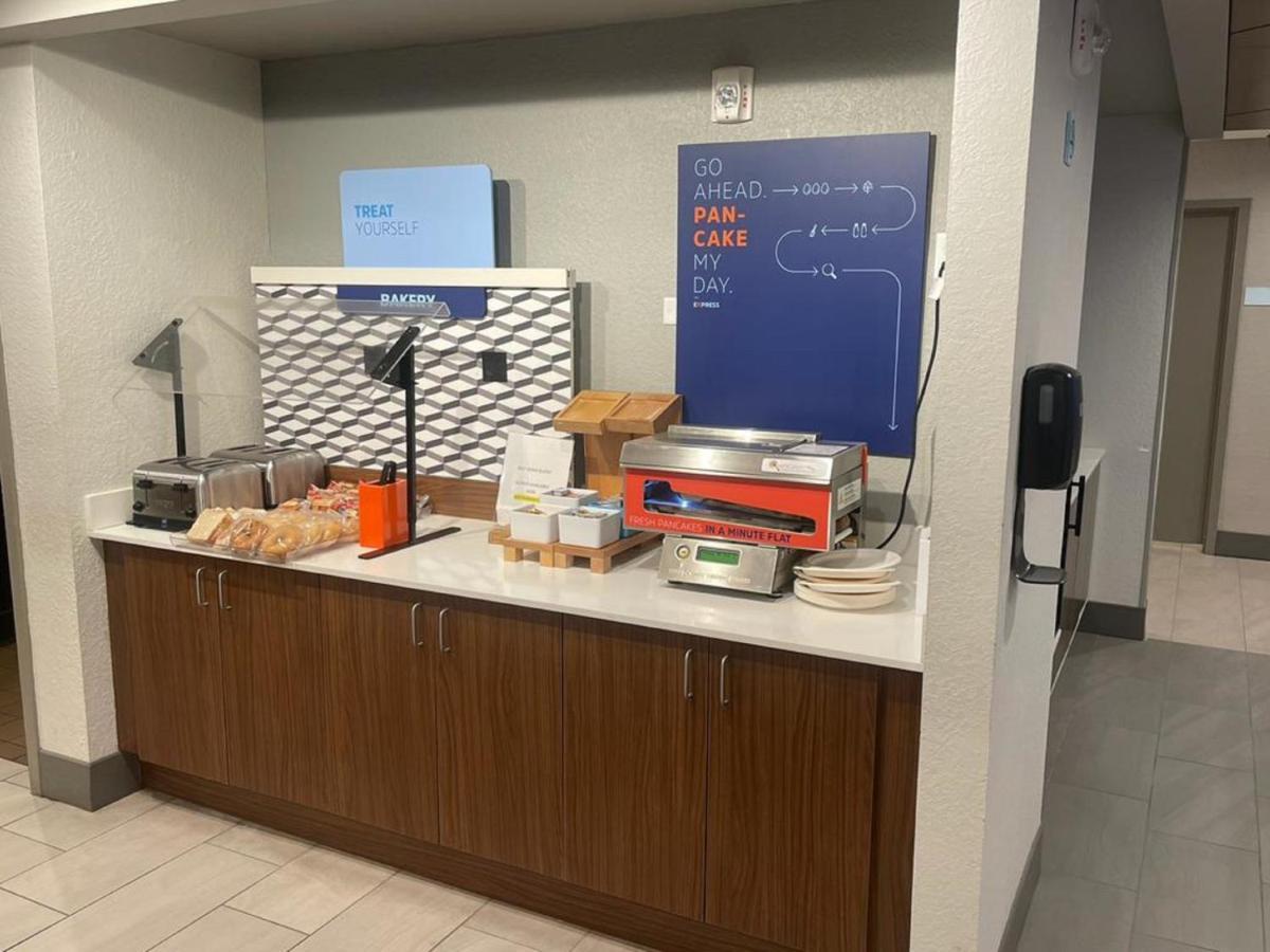 Holiday Inn Express Fort Lauderdale North - Executive Airport By Ihg Esterno foto