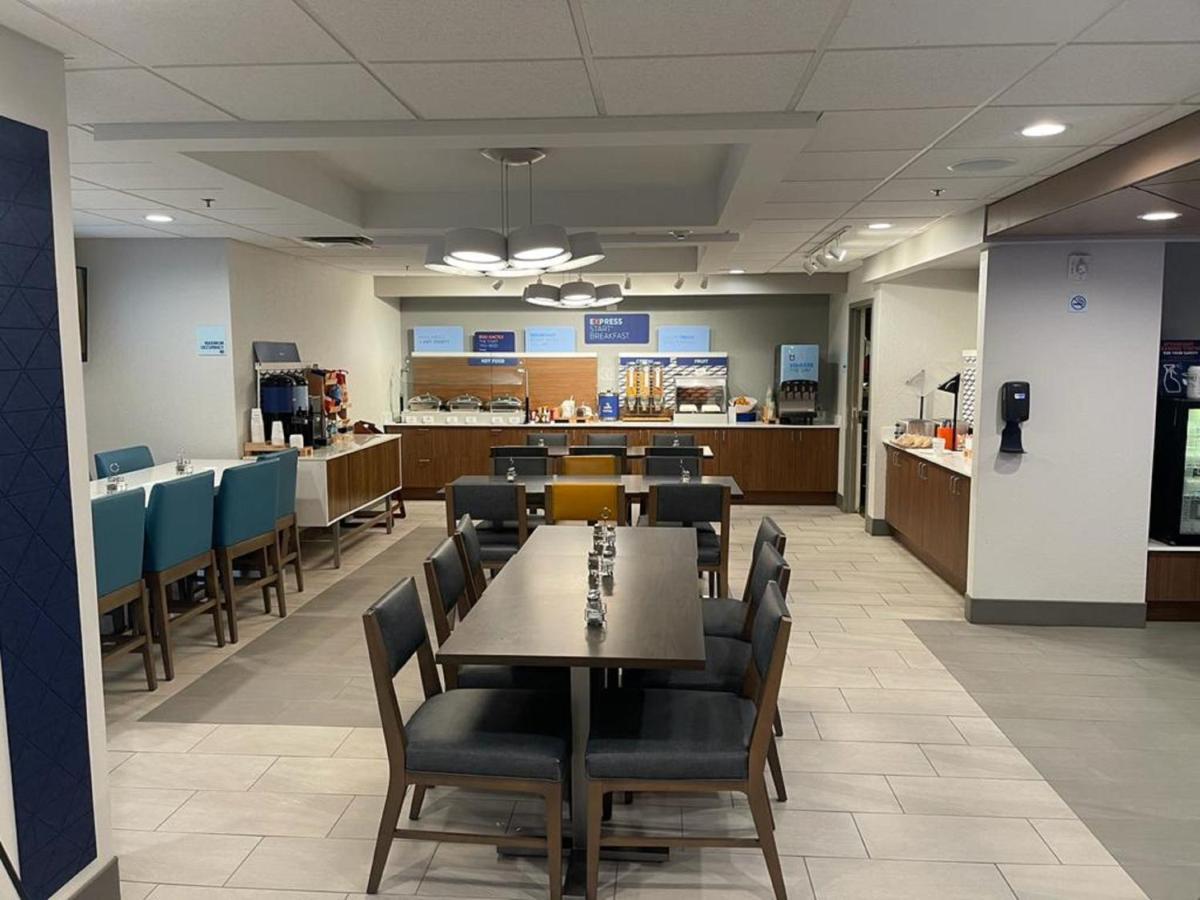 Holiday Inn Express Fort Lauderdale North - Executive Airport By Ihg Esterno foto