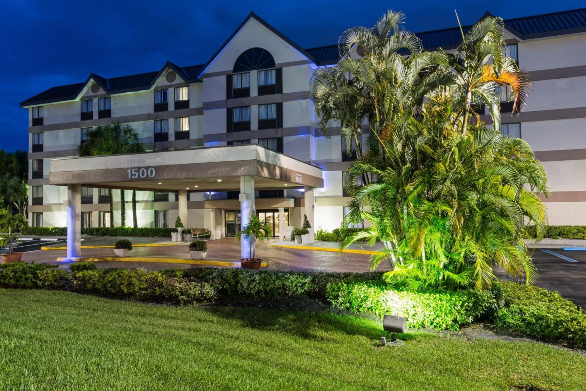Holiday Inn Express Fort Lauderdale North - Executive Airport By Ihg Esterno foto