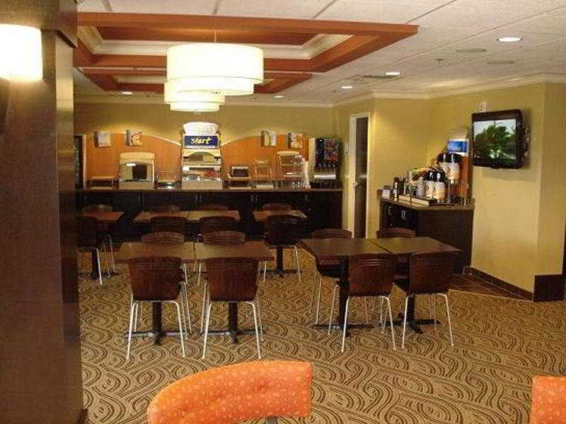 Holiday Inn Express Fort Lauderdale North - Executive Airport By Ihg Esterno foto